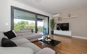 Green View Apartment
